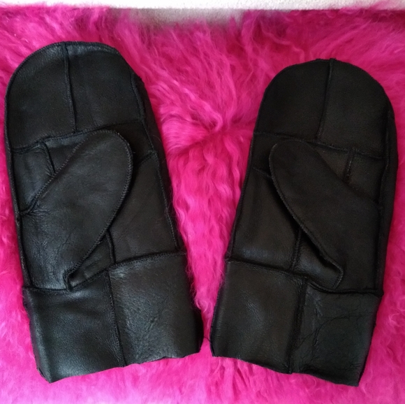 New Shearling (like) mittens - NWOT - Picture 2 of 4